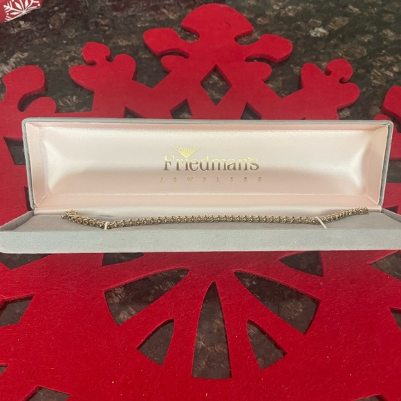 10 kt. Yellow Gold 1.00 ct. Diamond Tennis Bracelet, 7 inches long, Brand New - Picture 2 of 4